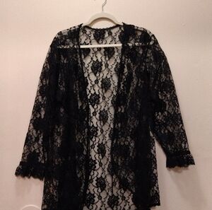 Intimate Attitudes BLACK 1/2x Lace Robe Pre-owned